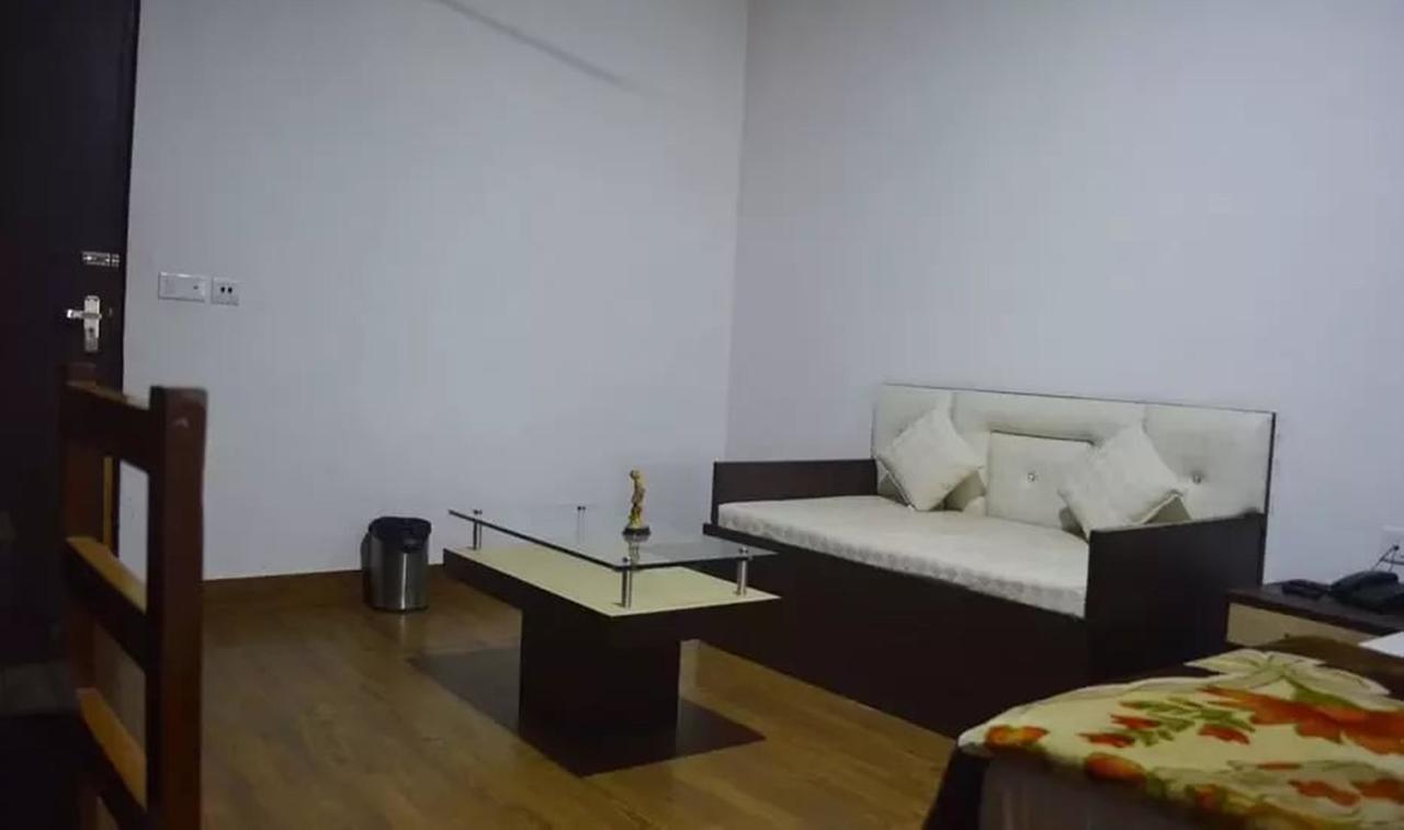 Hotel Mehra Inn Amritsar Exterior photo